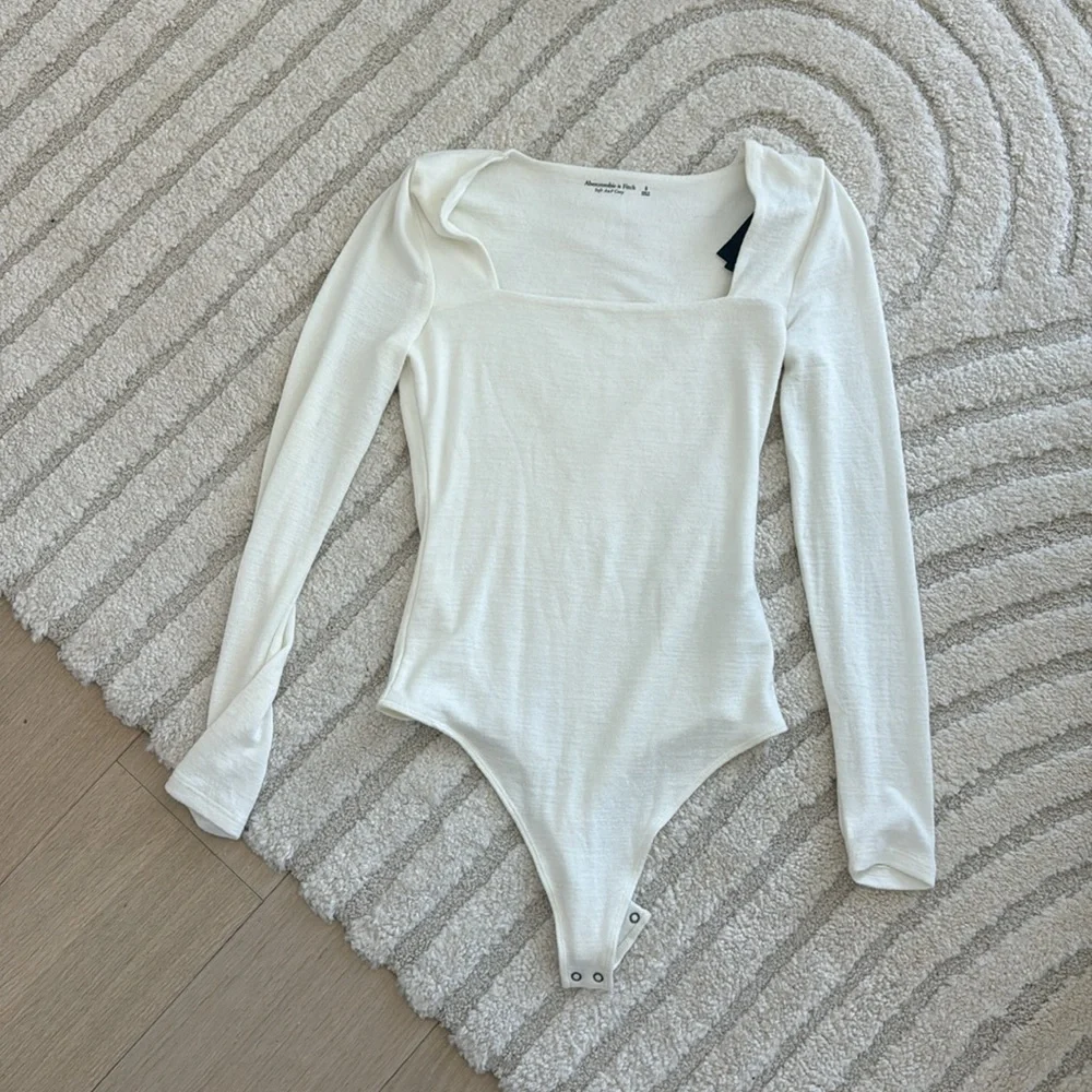 NWT abercrombie cozy square neck bodysuit - Picture 3 of 7